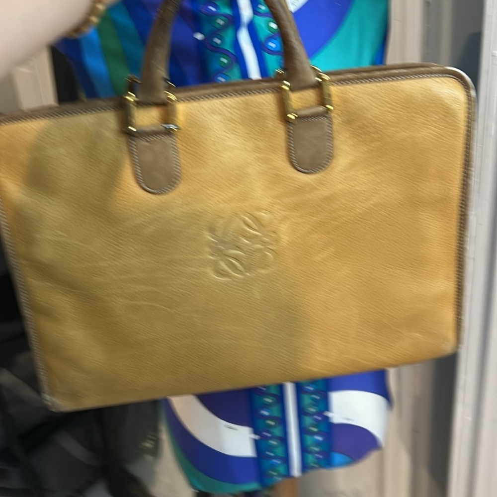 Authentic LOEWE Briefcase Shoulder Clutch Bag
Needs repair handles etc photo